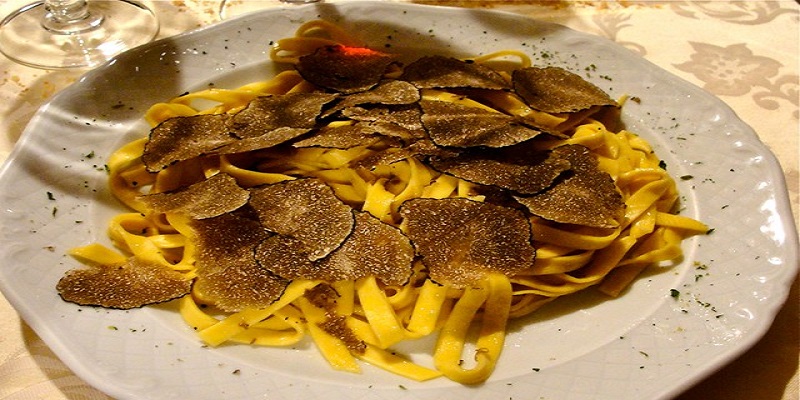 Tagliatelle al Tartufo Nero (Black Truffle) Tagliatelle al Tartufo Nero (Black Truffle)