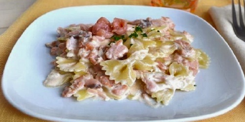 Farfalle Panna e Salmone
